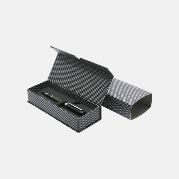 Magnetstängning med slipcase kolfiber (se tillval) Mjukare metall-stiftpennor med 360° gravyrlogga